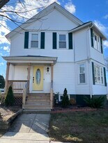 219 Mauran Ave in East Providence, RI - Building Photo