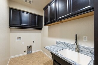 3083 N Stanley Ave in Fresno, CA - Building Photo - Building Photo