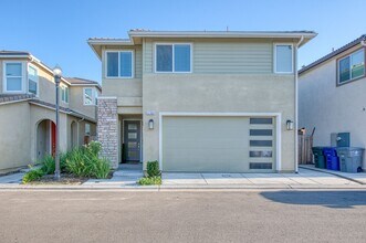 3764 Highpark Way in Clovis, CA - Building Photo - Building Photo