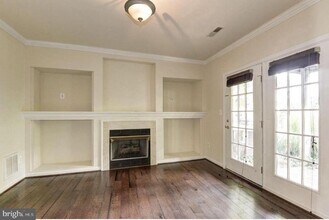 12132 Chancery Station Cir in Reston, VA - Building Photo - Building Photo