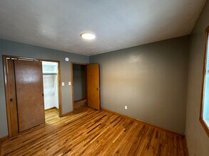 716 15th Ave SE in Dyersville, IA - Building Photo - Building Photo