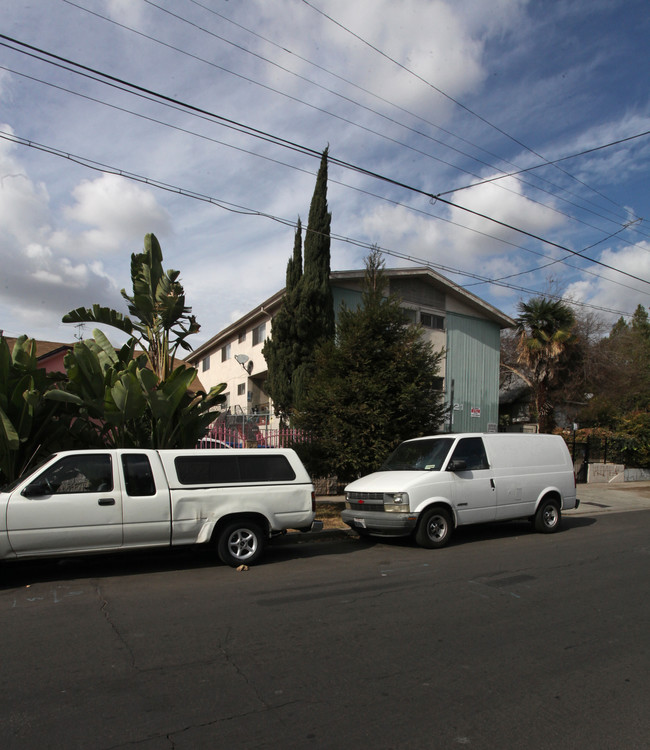 1121-1125 N Westmoreland Ave in Los Angeles, CA - Building Photo - Building Photo