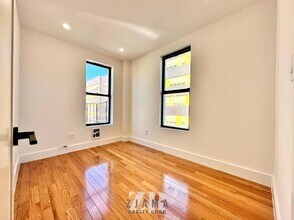 936 4th Ave in Brooklyn, NY - Building Photo - Building Photo