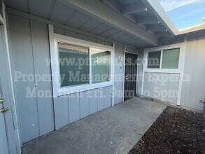 8056 N El Dorado St in Stockton, CA - Building Photo - Building Photo