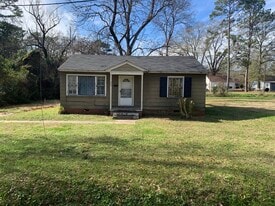 375 Columbus St in Jackson, MS - Building Photo