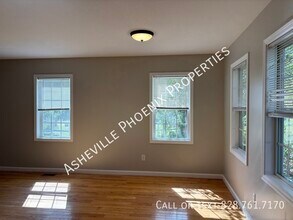 101 Lanier Ln in Swannanoa, NC - Foto de edificio - Building Photo
