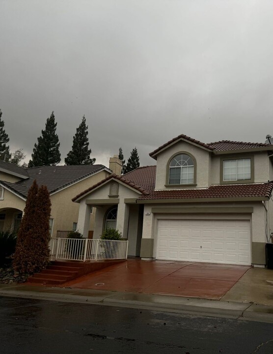 556 Peace Water Ct in Roseville, CA - Foto de edificio