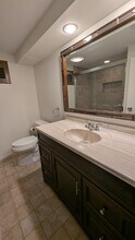 1222 W Hubbard St, Unit 1F in Chicago, IL - Building Photo - Building Photo