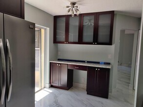 5865 NW 41st Way in Coconut Creek, FL - Foto de edificio - Building Photo
