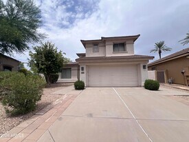 218 E Sunburst Ln in Tempe, AZ - Building Photo