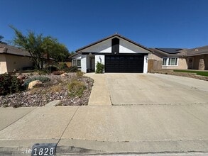 1828 Donahue Dr in El Cajon, CA - Building Photo - Building Photo