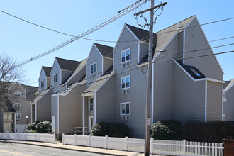 Tuck Point Condominiums in Beverly, MA - Building Photo - Building Photo