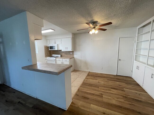 2314 Chariton Ave in Los Angeles, CA - Building Photo - Building Photo