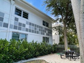 1341 15th St in Miami Beach, FL - Building Photo