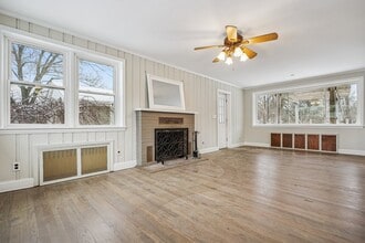 68 Valley Rd in Hillsborough Township, NJ - Building Photo - Building Photo