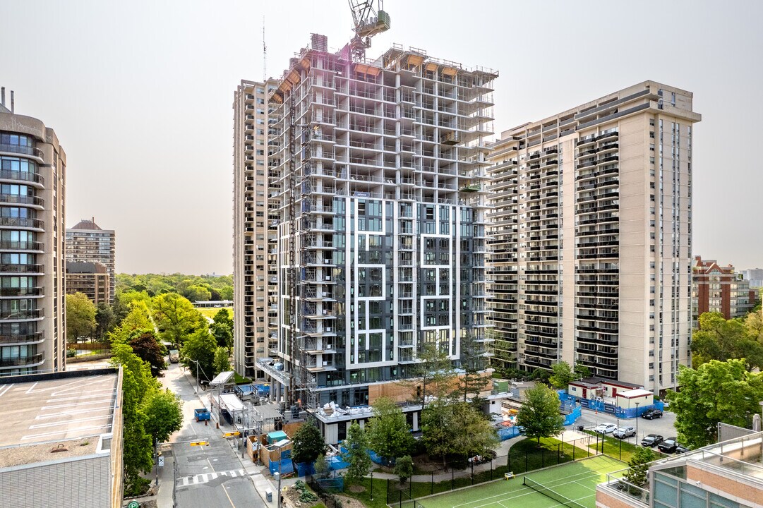 22 Jackes Av in Toronto, ON - Building Photo