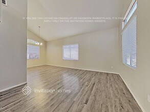 327 Greenleaf Glen St in Henderson, NV - Building Photo - Building Photo