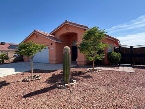 3777 S Salida Del Sol Ave in Yuma, AZ - Building Photo - Building Photo