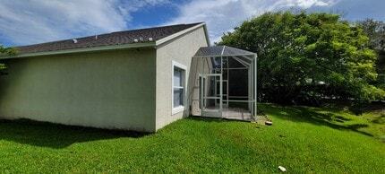 268 Gala Cir in Daytona Beach, FL - Building Photo - Building Photo