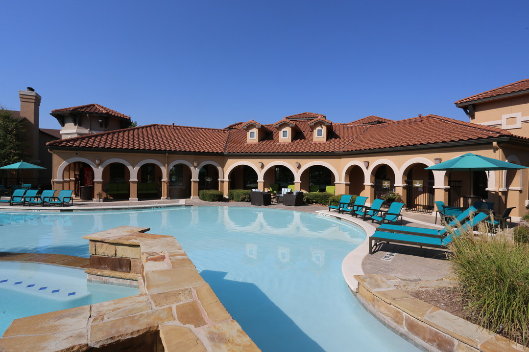 Estates at Canyon Ridge in San Antonio, TX - Foto de edificio