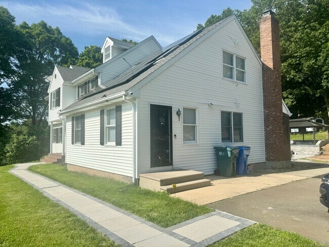 116 Dunbar Ln in Hamden, CT - Building Photo - Building Photo