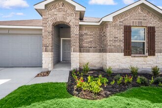 212 Barton Crk in Huntsville, TX - Foto de edificio - Building Photo