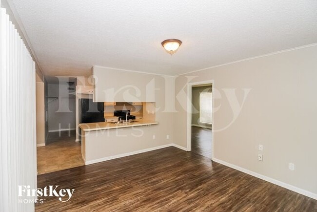 6341 Cheekwood Ave in Memphis, TN - Building Photo - Building Photo