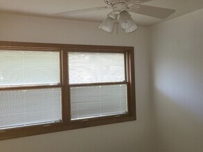 1670 Fairmount Dr in Florissant, MO - Building Photo - Building Photo