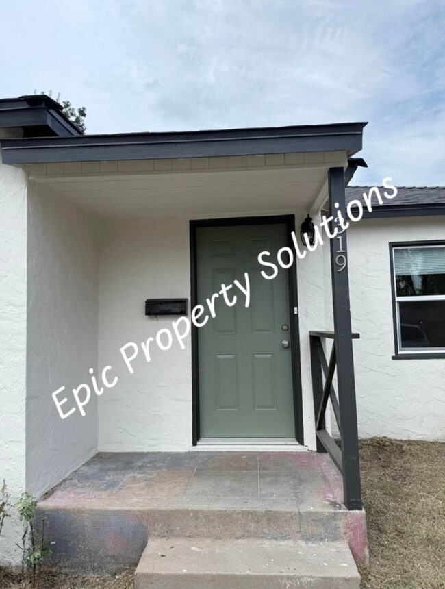 319 E Dayton Ave in Fresno, CA - Building Photo - Building Photo