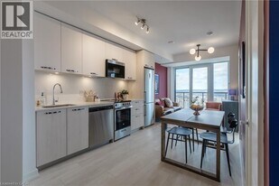 75 James St S in Hamilton, ON - Building Photo