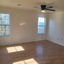 3319 N Dorgenois St in New Orleans, LA - Foto de edificio - Building Photo