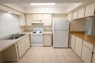 801 SE 5th Ave in Cape Coral, FL - Building Photo - Building Photo