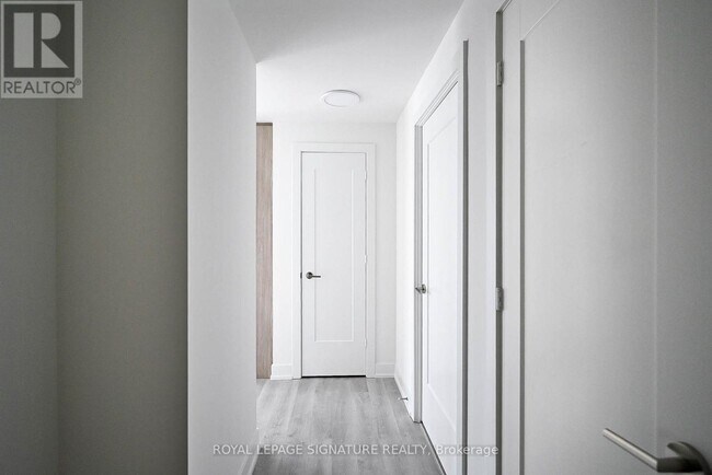 60 Central Park Roadway in Toronto, ON - Building Photo - Building Photo
