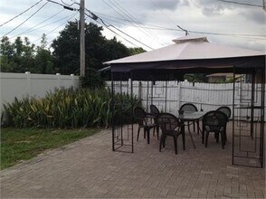 3770 NE 16th Ave in Pompano Beach, FL - Foto de edificio - Building Photo