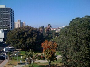 2412 W 7th St, Unit 4 B in Los Angeles, CA - Foto de edificio - Building Photo