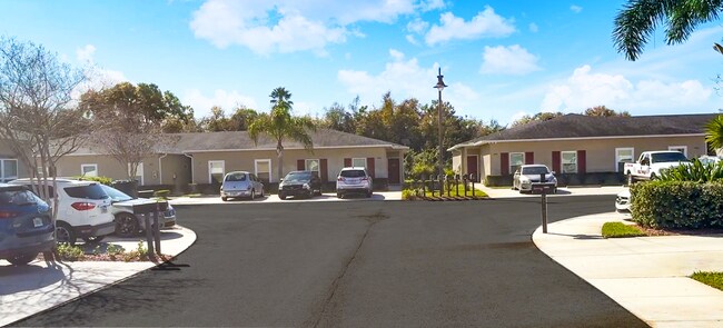 1909 Leafland Ave in Dunedin, FL - Building Photo - Building Photo