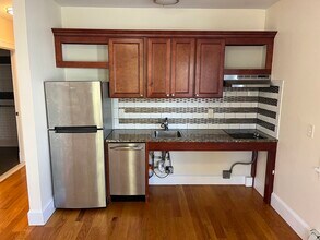 2 Coburn St in Framingham, MA - Building Photo - Building Photo