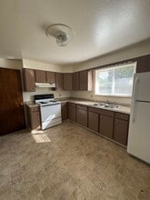 143 S Brentwood Dr in Colorado Springs, CO - Foto de edificio - Building Photo