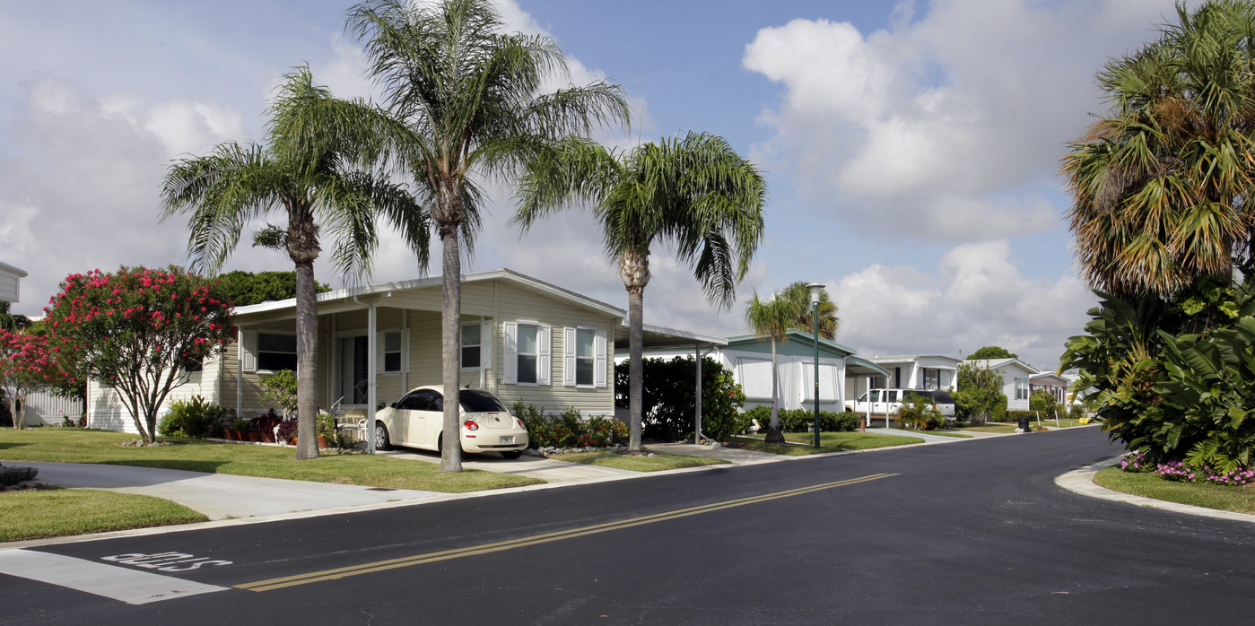 Jupiter River Park in Jupiter, FL - Building Photo