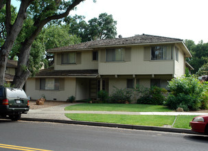 140 Carlton Ave in Los Gatos, CA - Building Photo - Building Photo