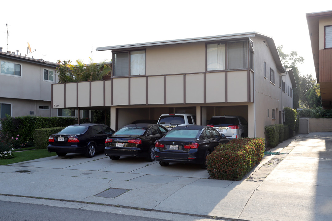 840 S Holt Ave in Los Angeles, CA - Foto de edificio