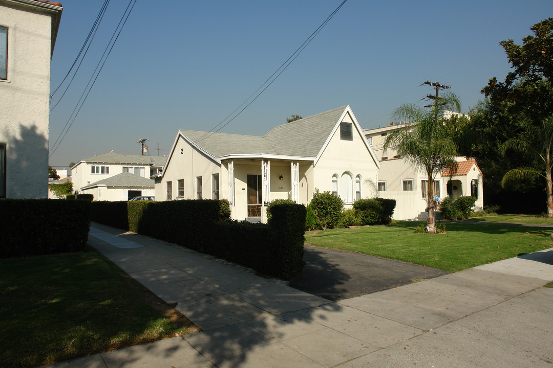 1127-1131 E Acacia Ave in Glendale, CA - Building Photo