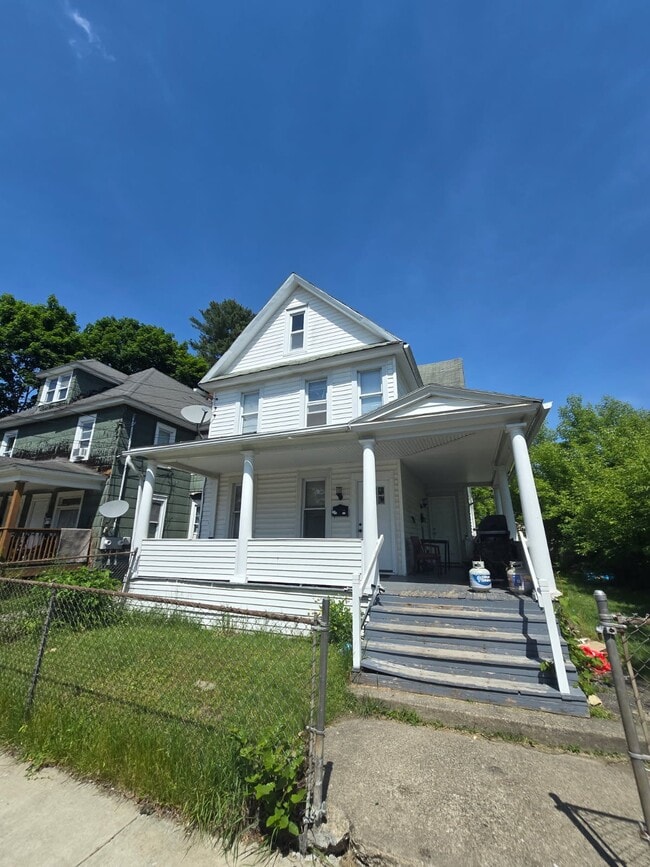 16 Oliver St