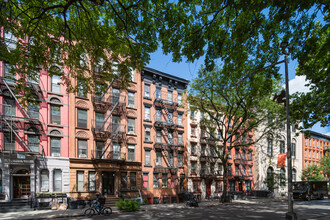 325 East 10th Street in New York, NY - Building Photo - Primary Photo