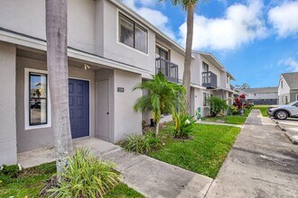 1506 Wharf Ln in Greenacres, FL - Building Photo - Building Photo
