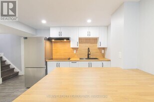 3 Winding Woods Crescent in London, ON - Building Photo