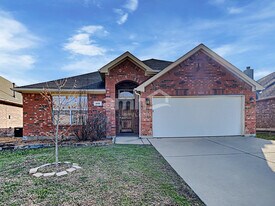 448 Paddle Dr in Crowley, TX - Building Photo