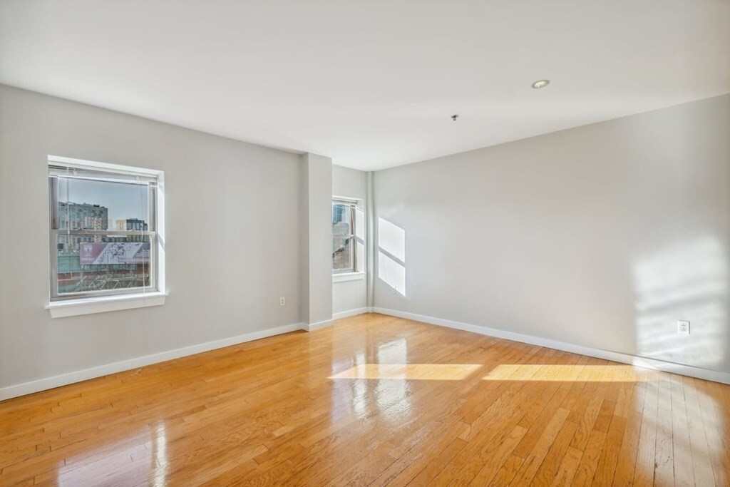 534 Commonwealth Ave, Unit 218 in Boston, MA - Building Photo