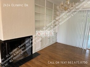 2414 Olympic Dr in Bakersfield, CA - Building Photo - Building Photo
