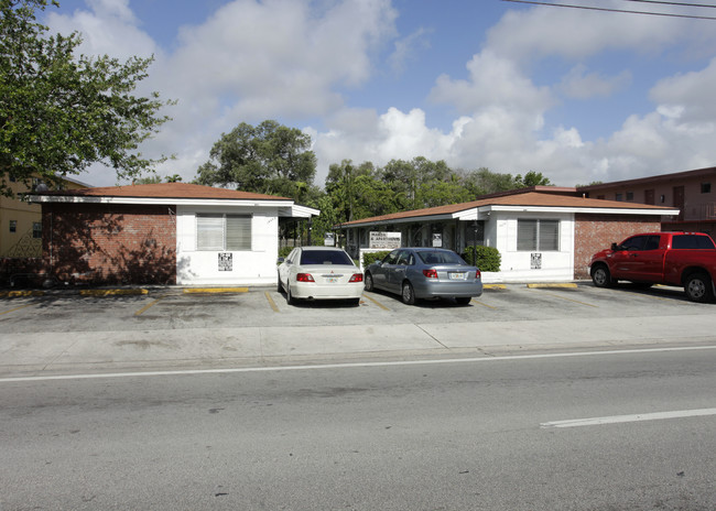 14260-14270 NE 6th Ave in Miami, FL - Building Photo - Building Photo